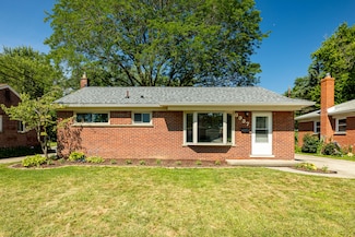 8937 Sunbury St, Livonia, MI 48150
