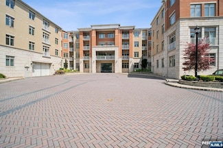 7400 River Rd Unit 111, North Bergen, NJ 07047