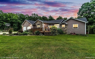 5856 Peck Rd, Brown City, MI 48416