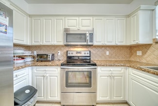 2733 NE 3rd Ct Unit 204, Homestead, FL 33033