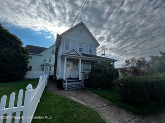 711 5th St, Dunmore, PA 18512