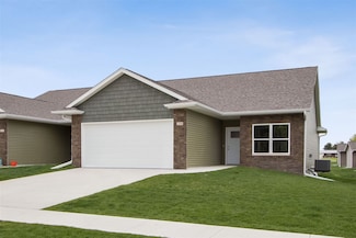 320 Amy St Unit B, Swisher, IA 52338