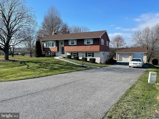 160 Elmwood Ave, Hanover, PA 17331