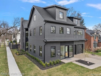 1723 Birmingham Blvd, Birmingham, MI 48009
