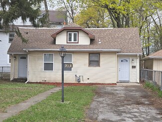 518 8th St, Waukegan, IL 60085