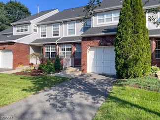 1203 Magnolia Ct, Hackettstown, NJ 07840