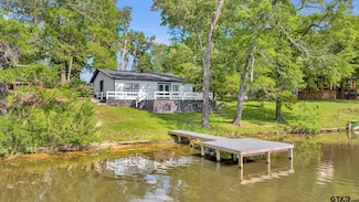 585 Naples Dr, Omaha, TX 75571