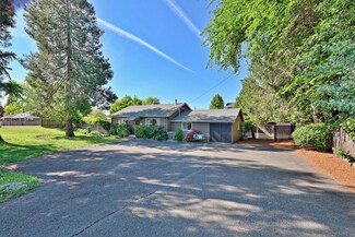 552 Gray Ct, Central Point, OR 97502