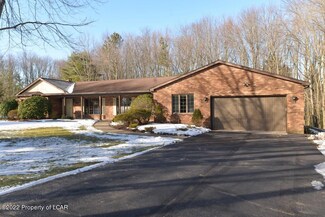 205 Deer Run Dr, Mountain Top, PA 18707
