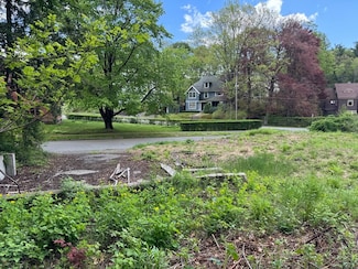 2 Orchard St, Greenfield, MA 01301