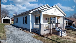 1606 College Ave SW, Lenoir, NC 28645
