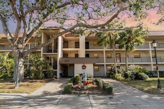 104 Capri Isles Blvd Unit 207, Venice, FL 34292