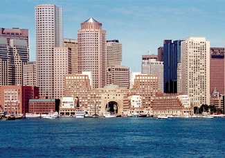 20 Rowes Wharf Unit TH7, Boston, MA 02110