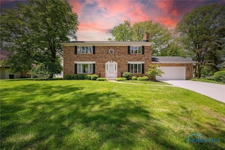 806 Woodstock Ct, Findlay, OH 45840