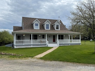 18217 2nd Sand Beach Rd, Lanse, MI 49946