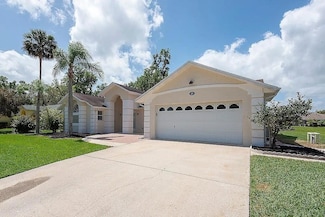 23 Old Sunbeam Dr, South Daytona, FL 32119