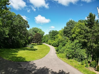 9167 Courthouse Boulevard Ct E, Inver Grove Heights, MN 55077