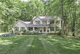 1040 Whisperwood Ln, Aurora, OH 44202