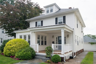 73 Oak Hill Ave, Pawtucket, RI 02860