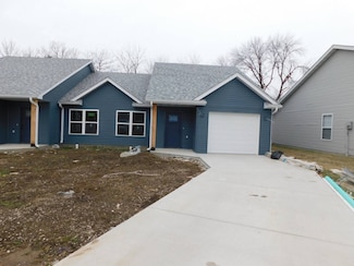105 Margarita Ct, Centralia, MO 65240