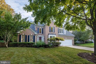 8302 Greentree Manor Ln, Fairfax Station, VA 22039