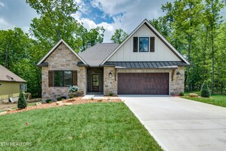 67 Oak Leaf Cir, Crossville, TN 38558