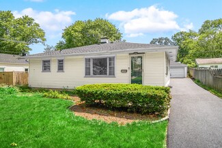 1107 Campbell Ave, Wheaton, IL 60189