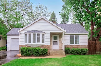 33978 N Lake Rd, Grayslake, IL 60030