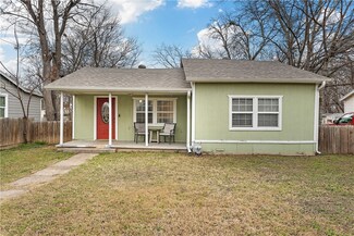 3613 N 21st St, Waco, TX 76708