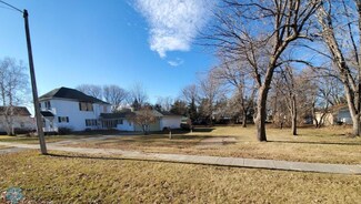 302 3rd St S, Fairmount, ND 58030