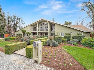 1259 W Moraga Rd, Fresno, CA 93711