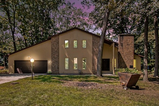 71326 Melvin Rd, Edwardsburg, MI 49112