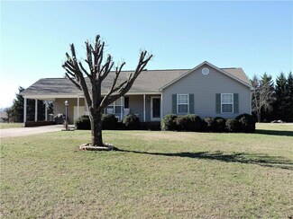 817 Lake Dr, Kernersville, NC 27284