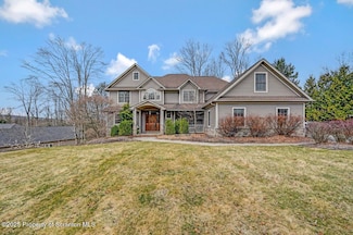 1215 Huntington Ln Unit L6, Dalton, PA 18414
