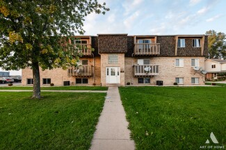 2390 Bicentennial Ave Unit 7, Crest Hill, IL 60403