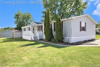 29654 Danbury Ct, Chesterfield, MI 48051
