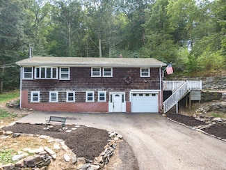 32 Hammond Ave, Norwich, CT 06360