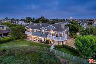 7914 Campion Dr, Los Angeles, CA 90045