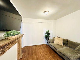 52-25 39th Rd Unit 3C, Woodside, NY 11377