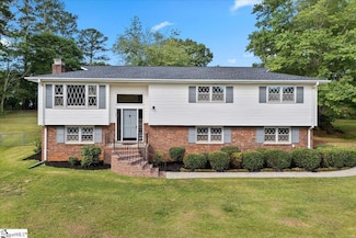 102 Willow Ct, Easley, SC 29642