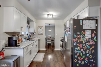 810 Parry Rd, Delran, NJ 08075