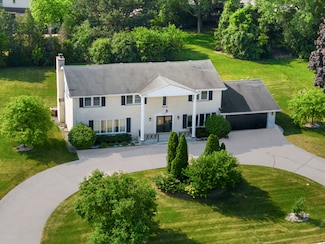 16 Kingston Dr, Oak Brook, IL 60523
