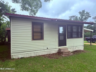 518 Jones St, Newhebron, MS 39140