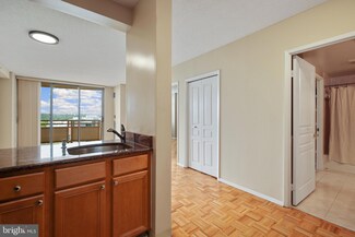 7111 Woodmont Ave Unit 805, Chevy Chase, MD 20815