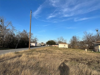 405 College Md Rd, Terrell, TX 75160