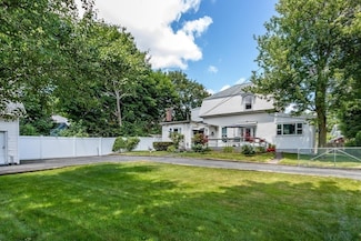 40 Pratt Ave, North Weymouth, MA 02191