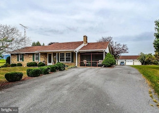 135 Carlton Cir, Saint Thomas, PA 17252