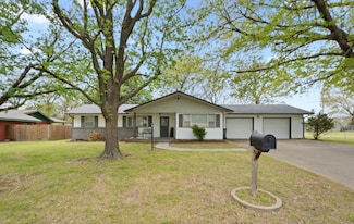 2120 S Spring St, Grove, OK 74344