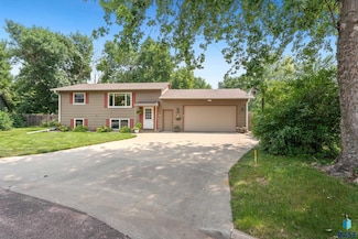 6504 W Oriole Cir, Sioux Falls, SD 57106