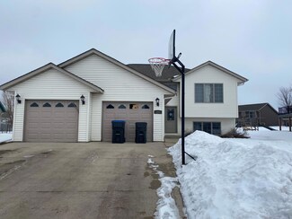 128 Copperfield Dr, Mankato, MN 56001